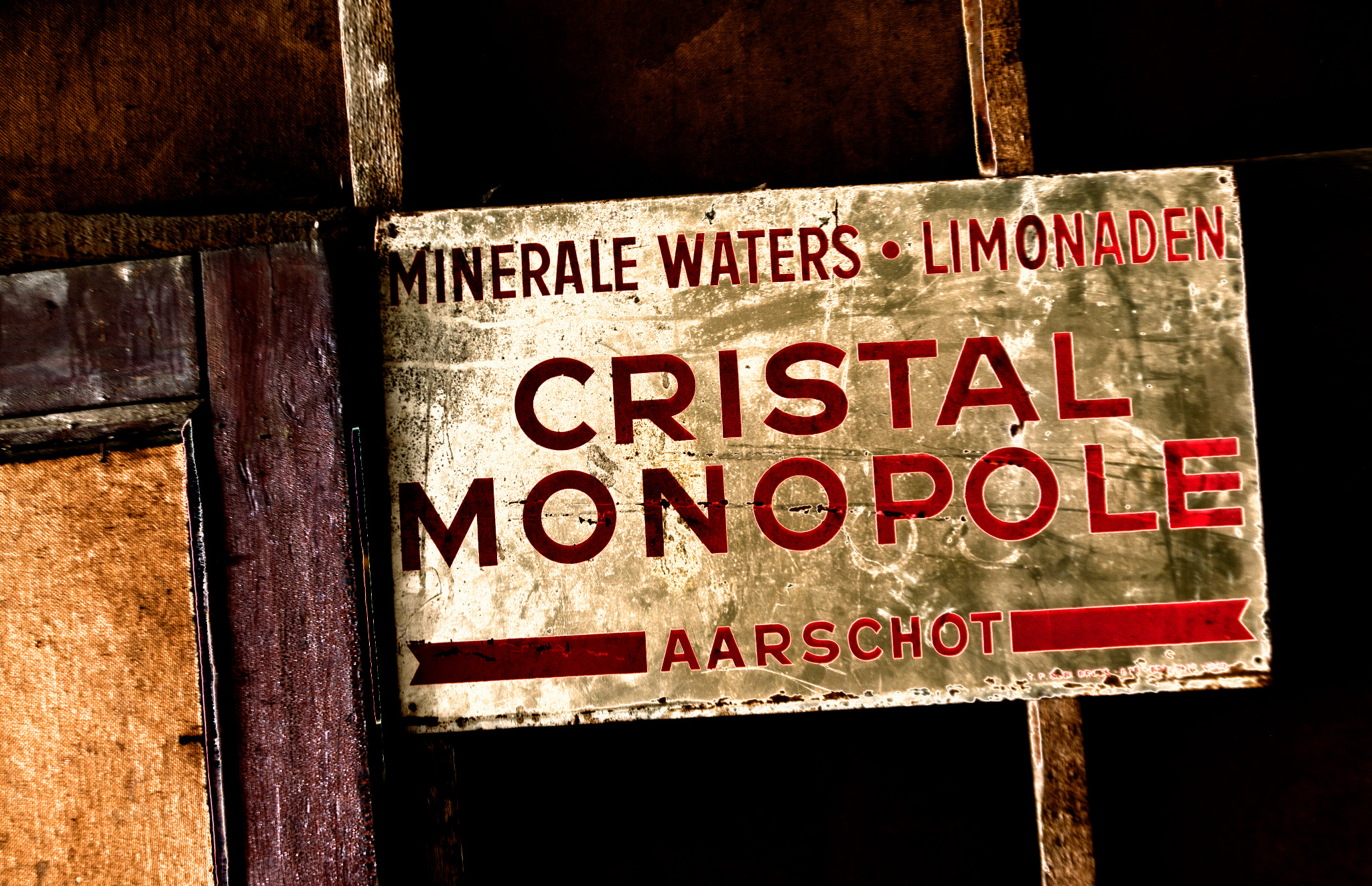 Oud reclamebord van Cristal Monopole Aarschot